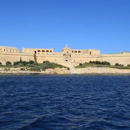 Lejlighed Modern With Sofabed & Balcony In By 360 Estates *