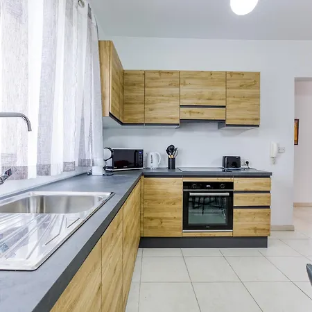 Apartment Modern With Sofabed & Balcony In By 360 Estates